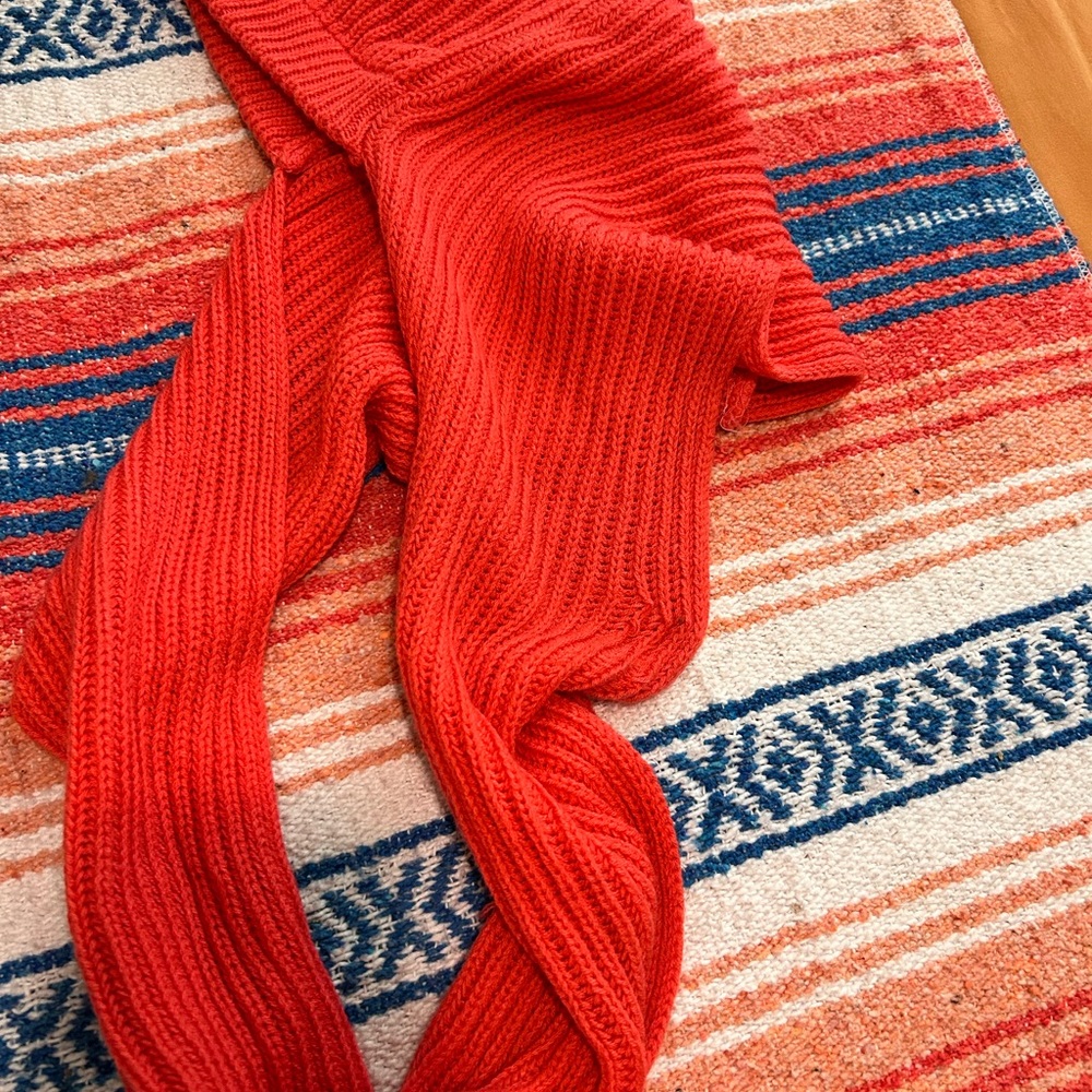 FINAL PRICE!! 🧣Vibrant Salmon Red Knit Scarf